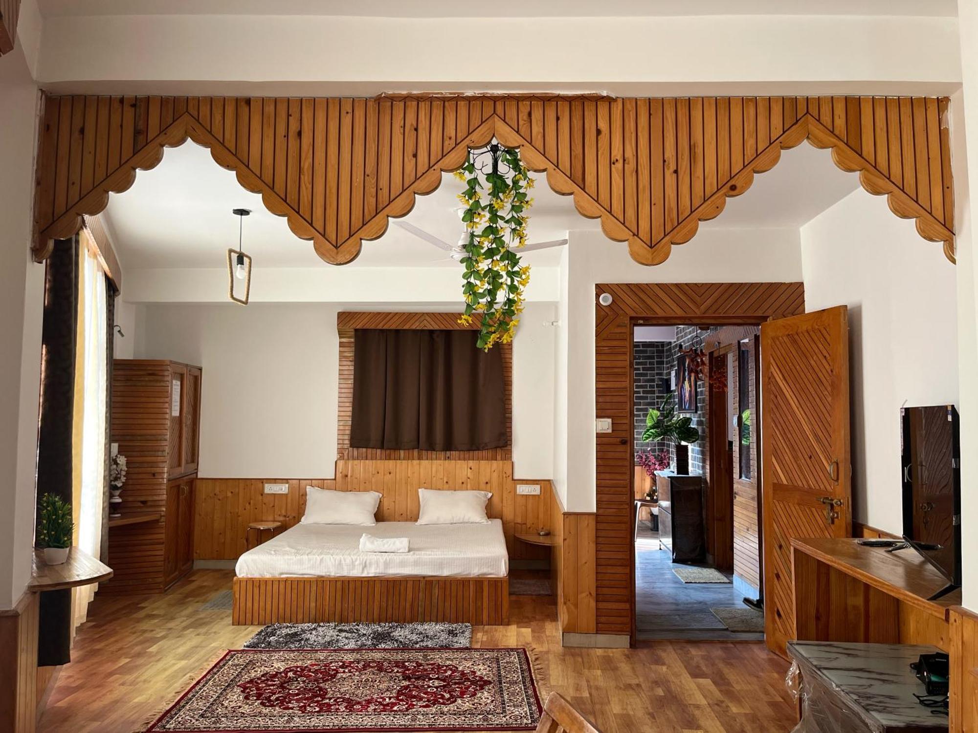 Skipping Stone Homestay Manali (Himachal Pradesh)
